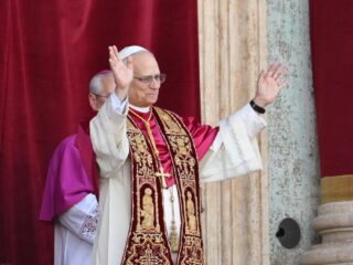 Priester Antoine Bodar: 'We hebben vooral behoefte aan paus die vrede brengt'