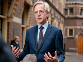 VVD eist actie van onderwijsminister Dijkgraaf: 'Tijd dat hij regie pakt'