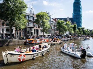 Podcast DOCS: Van wie zijn de Amsterdamse grachten?