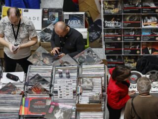 Russische muzieklijsten: 'Naast soft-propaganda, sijpelt ook verzet erin door'