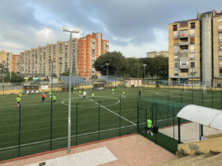 'Ook het zoontje van de maffiabaas is welkom', aldus de schoolvoetbalcoach uit Scampia