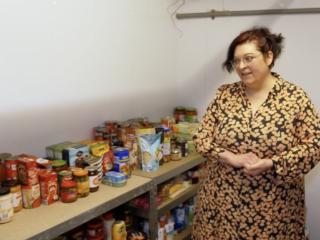 Prepper Anneke is voorbereid op derde wereldoorlog: 'Koop wat je normaal ook eet'