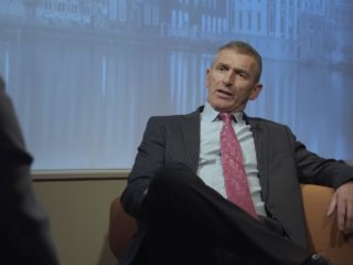 Waarom schuiven serieuze politici aan bij de Partij tegen de Burger van De Speld?