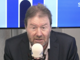 Sleutel voor woningnood bij gemeenten, zegt EIB-directeur Taco van Hoek: 'Project met honderd woningen kan binnen anderhalf jaar'