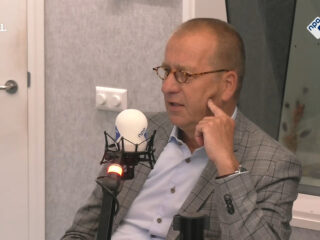 Burgemeester Theo Segers werd aan de voordeur bedreigd: 'Opeens stappen er drie mensen binnen'