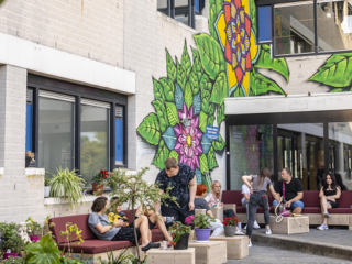 Angelo Schuurmans runt unieke asielopvang: 'Ik zag mensen die heel erg op mij leken'