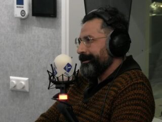 Broers van drieling vrijgesproken in mishandelingszaak door identieke gelijkenissen: 'Kon ze niet uit elkaar halen'