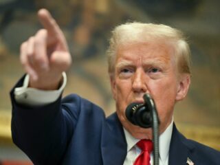 Is macho Trump de leider die Amerika nu nodig heeft?