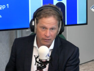 Gijs Tuinman woedend over bekladdingen Nationaal Monument: 'Zorg ervoor dat je ze voor vanavond te pakken hebt'