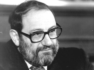 Umberto Eco tien jaar dood: waarschuwde voor fascisme, bestreed het met lach