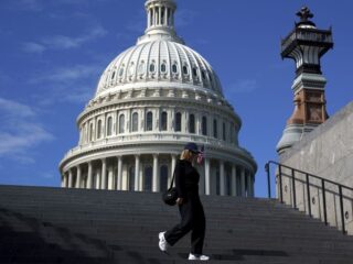 Overheidsmedewerkers op non-actief en op straat: is het einde van de shutdown in zicht?
