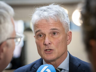 Burgemeester Westerwolde doet oproep aan asielminister Faber: 'Volg advies Raad van State op'