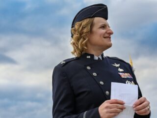 Podcast De Dag: Bree Fram, trans en (nog even) kolonel in het Amerikaanse leger