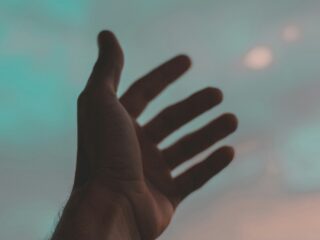 Betere hulp voor genderdiverse jongeren: 'Je gaat internaliseren dat er iets mis met je is'