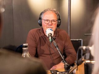 Afzwaaiend SC Cambuur-trainer Henk de Jong wil zich inzetten voor Leeuwarden