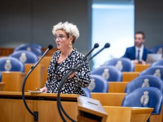 Moet abortus mensenrecht worden? 'Ongeboren vrucht is kind van de rekening'