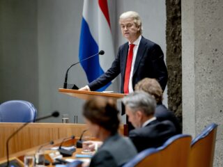 Debat over geweld in Amsterdam: 'Harde woorden en maatregelen werken polarisatie in de hand'
