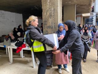 Amin helpt vluchtelingen in Libanon, maar raakt in Nederland in opspraak