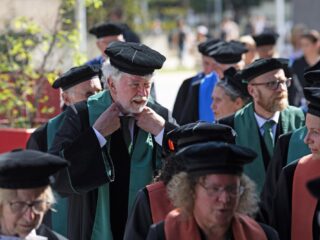 In hoeverre hebben academici de vrijheid om zich uit te laten over politiek?