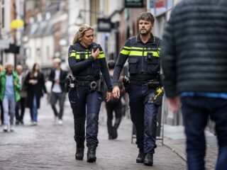 Geen politie aanwezig bij eredivisieduels: 'Gedraag je eens fatsoenlijk tegen hulpverleners'