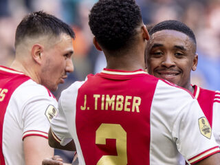 Ajax wint simpel, perspectiefloos gelijkspel voor FC Emmen: 'Het laatste punt dat Emmen heeft gehaald'