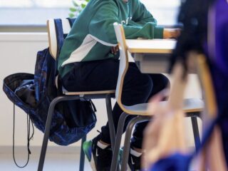 Socioloog Van de Kamp pleit voor politieke representatie van mensen die in armoede opgroeiden