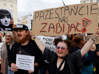 Waarom het zo uitzonderlijk is dat Polen nu de straat op gaan om te demonstreren