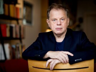 Bas Heijne ziet hypocriete elite: 'Ze gooien hun principes makkelijk overboord'