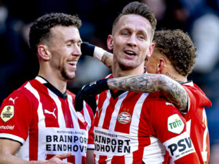 'PSV schoot uit de startblokken tegen Feyenoord, hoogste aantal geslaagde tackles in jaren'