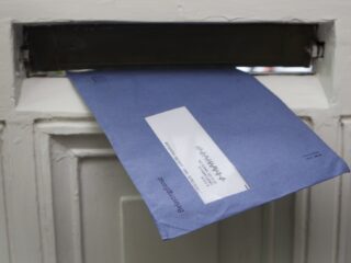 Steeds meer soevereine mensen willen geen boete of belasting betalen: 'Links- of rechtsom moet het toch'