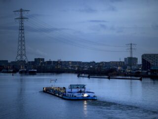 Binnenvaart 'cruciaal voor Nederlandse economie', maar 'staat onder druk'