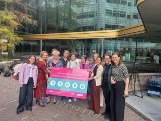 Petitie borstkankeronderzoek aangeboden: 'Laat vrouwen niet in onwetendheid'