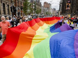 Regenboogvlag: 'Werkt als een rode lap, daarom des te belangrijker!'