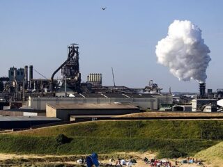 Hoge concentratie kankerverwekkende stoffen bij Hoogovens al sinds jaren 70 bekend, blijkt uit opgedoken rapport