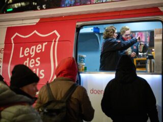 Dakloze gezinnen 'geen politieke prioriteit': 'Schrijnend, in zo'n land wil ik niet wonen'