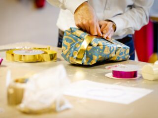 De Taalstaat overhandigt bijzonder literair cadeau aan luisteraars!