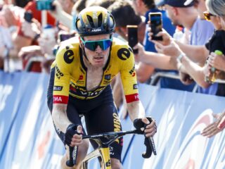 Dylan van Baarle rekent af met pech en wint NK op de weg: 'Dit is extra lekker'