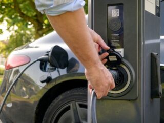 Utrecht gebruikt deelauto's als batterij om stroomnet te ontlasten