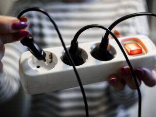 Massaal elektriciteit gaan besparen? 'Vergroting van de infrastructuur is ook nodig'