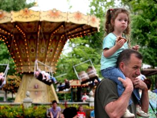 Commotie over onbeperkt eten en drinken voor kinderen in attractieparken: 'Dit concept is schadelijk'