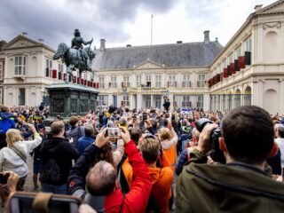 Nationale feestdag maken van Prinsjesdag? 'Zet de democratie in de etalage!'