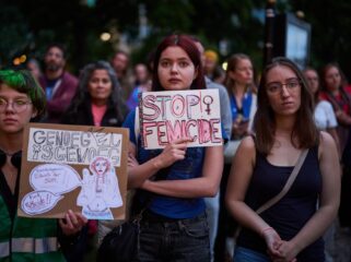 Gemeenten pleiten voor centrale hulppunten tegen vrouwengeweld: 'Drie keer je verhaal moeten doen, is traumatisch'