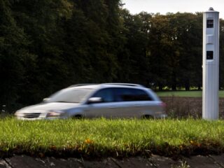 Gemeenten willen zelf flitspalen kunnen plaatsen: 'Handhaving verkeer móét aangepakt worden'
