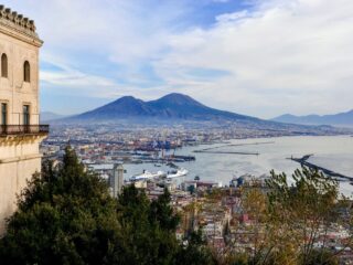 Magie van Napels: waarom veel series en films in de Italiaanse stad afspelen