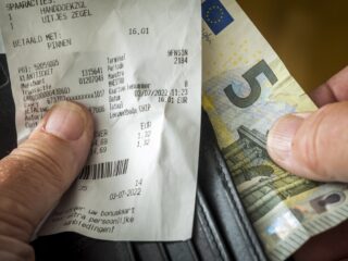 De nationale problemen van schulden: 'Elke week puzzelen om rond te komen'