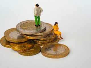 Oproep tot radicale herziening van economie: 'De mens is een zinzoeker, geen genotmachine'