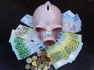 Politiek draait om de pegels