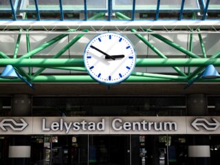 Gaan we eindelijk stoppen met zomer- en wintertijd?