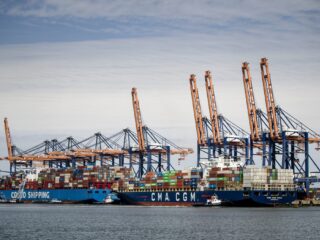 Directeur Havenbedrijf Rotterdam: 'Chinese invloed in haven moet niet groeien'