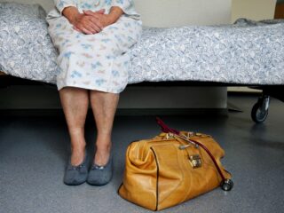 Podcast De Dag: als je stopt met eten en drinken om te kunnen sterven